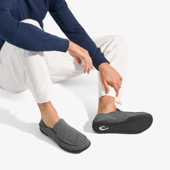 Moloā Hulu Men's Lightweight Slippers - Lava Rock | Men OluKai on sale