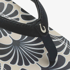 ‘Uiki - Black / Pa‘i | Women OluKai near me