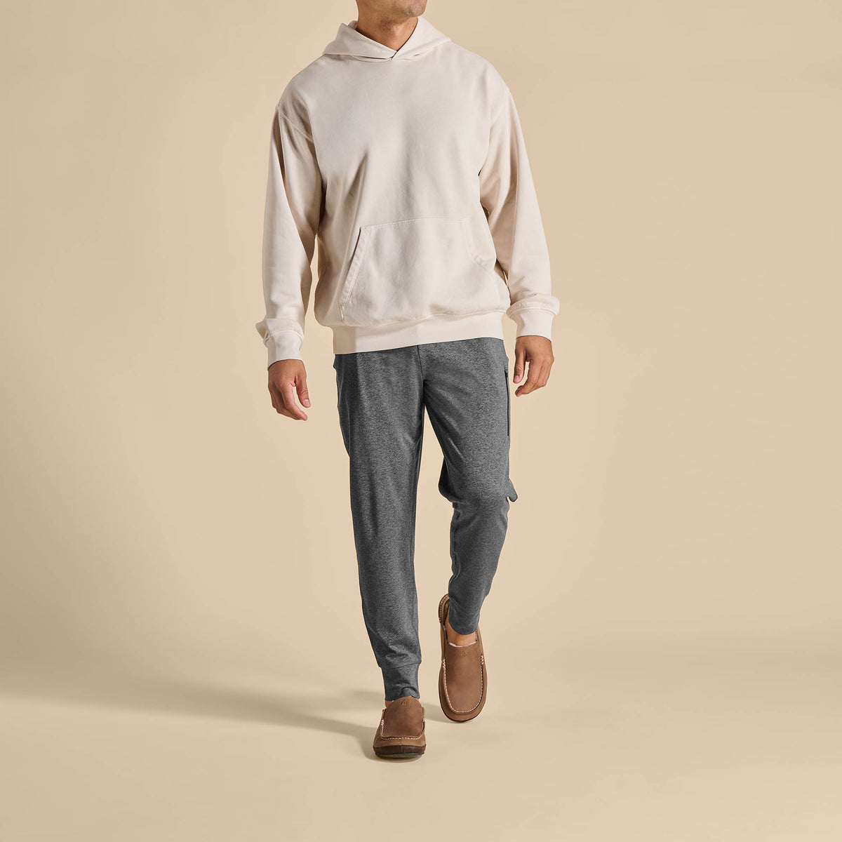 Moloā Men's Leather Slippers - Toffee / Dark Wood | Men OluKai near me