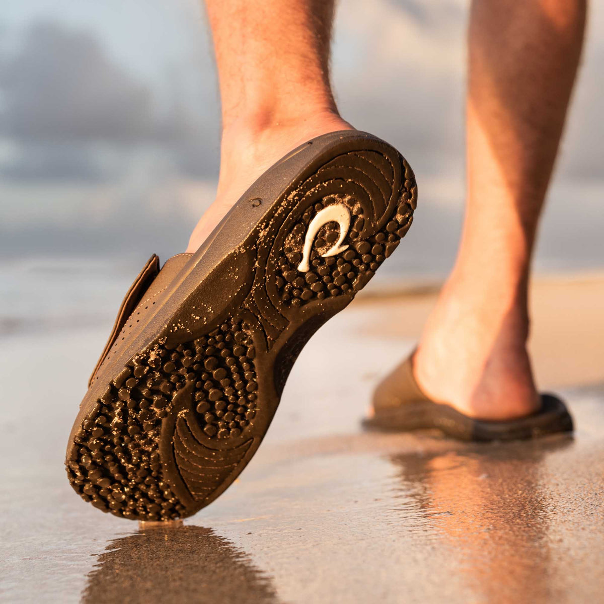 Nalu Slide Men's Beach Slide Sandals - Dark Java | Men OluKai sale