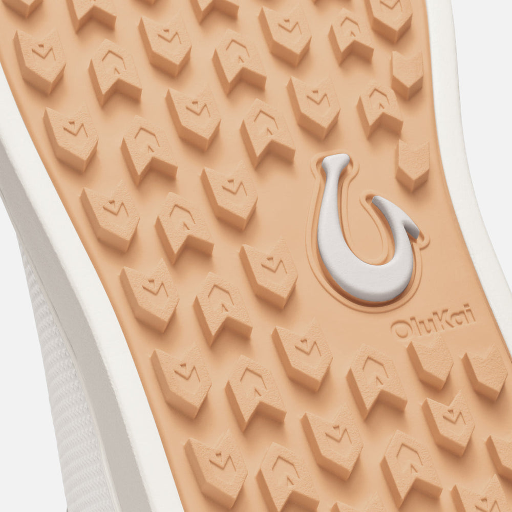 Kiahuna - Bright White / Cantalope | Women OluKai online