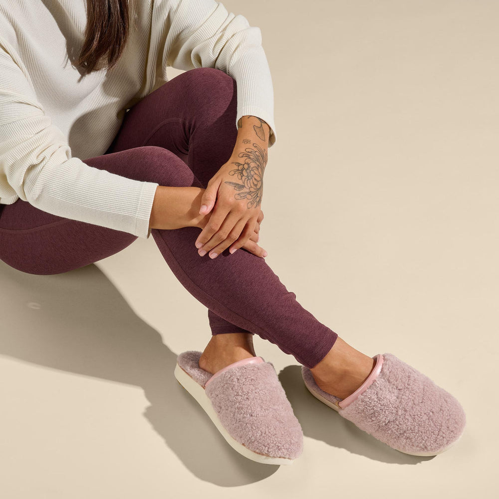 Pūpū Mua Women’s Shearling Mule Slipper - Pink Sea Salt | Women OluKai on sale