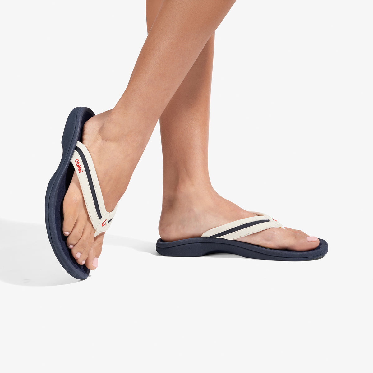 ʻOhana Palua - White Sand / Americana | Women OluKai near me