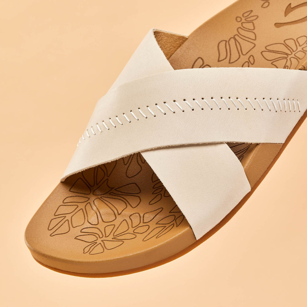 Kipe‘a ‘Olu Women‘s Slide Sandals - Puka / Tan | Women OluKai near me